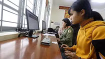 Ngồi ở nhà cũng cấp, đổi được hộ chiếu
