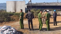 Người đàn ông chết cháy bên đường