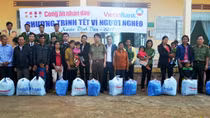 Trao niềm yêu thương đến bà con nghèo xã Cư Pơng