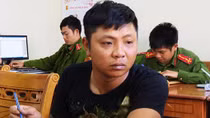Đem dao găm đi "cò mứt" kết hợp cho vay nặng lãi