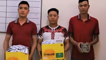 Ba đối tượng cho vay lãi nặng rải hàng vạn tờ rơi 
