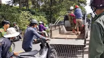 Cứu sống một phụ nữ nhảy hồ Xuân Hương tự tử