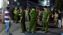 Đau lòng, cha ruột đâm chết con trai giữa đêm khuya