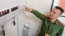 Tiếng chuông cảnh báo tội phạm ở tiệm vàng