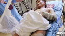 Nam thanh niên bốc cháy vì chạm vào điện trung thế