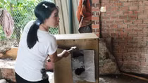 Trộm đục két sắt giữa ban ngày, hàng xóm tưởng sửa máy xay cà phê