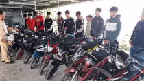 Học sinh cấp 2 tại Đà Lạt tụ tập đua xe trái phép