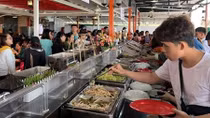 Một gia đình chiêu đãi 3.000 suất ăn chay lễ Vu Lan