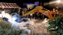 Đi nhờ xe tải về quê, 23 người chết thảm