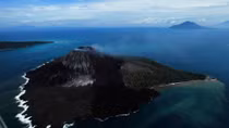 Sóng thần đột ngột xuất hiện ở Indonesia, ít nhất 20 người thiệt mạng