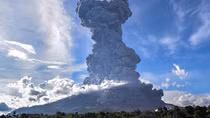 Indonesia ra cảnh báo sau khi núi lửa Sinabung phun trào dữ dội