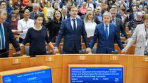 Brexit đi đến hồi kết: EU nghẹn ngào tạm biệt nước Anh