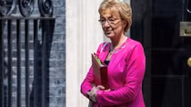 Thêm một thành viên nội các Anh từ chức vì Brexit