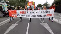 Người dân Pháp đình công "thách thức" Tổng thống Macron