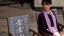 Bà Aung San Suu Kyi đưa ra yêu cầu hiếm hoi trước cáo buộc mới