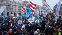 Dòng người biểu tình nhấn chìm Pháp và Hungary 
