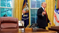 Tổng thống Trump đột ngột hủy đàm phán hòa bình với Taliban 