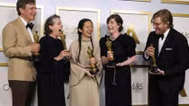 Những khoảnh khắc ấn tượng trong lễ trao giải Oscar giữa mùa dịch