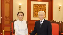 Tổng Bí thư, Chủ tịch nước Nguyễn Phú Trọng tiếp Chủ tịch Quốc hội Lào