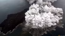 Tránh núi lửa, Indonesia chuyển hướng một loạt chuyến bay