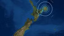 New Zealand phát cảnh báo sóng thần liên tiếp, người dân tháo chạy trong đêm