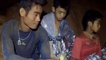 Huấn luyện viên đội bóng nhí Thái Lan đã được giải cứu vì quá yếu?