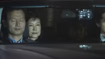 Cựu Tổng thống Hàn Quốc Park Geun-hye bị bắt