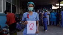 Bác sĩ Myanmar nhất loạt đình công, quân đội vẫn "làm ngơ"