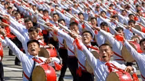 Hào khí dân tộc ngút ngàn trong lễ duyệt binh của Triều Tiên