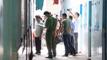 Nam thanh niên hoảng hốt phát hiện bạn gái tử vong ngay trên giường ngủ