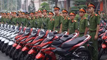 Công an tỉnh Bình Dương tiếp nhận 100 xe mô tô