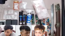 Bắt nhóm “đầu nậu” mua bán ma túy, thu giữ 2 cây kiếm