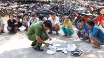Nữ quái mở sòng bạc lưu động đánh từ trưa đến sáng