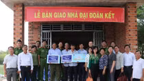 Trường Cao đẳng CSND II tặng 3 ngôi nhà cho hộ dân nghèo