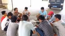 Bắt 10 đối tượng “đỏ đen” khu đất trống