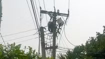 Thi công ẩu, một công nhân bị điện giật tử vong