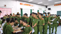 Hơn 350 giảng viên, học viên CSND hiến máu vì đồng đội thân yêu