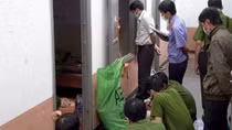 Đánh bài uống nước, hai người bị đâm thương vong