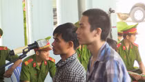 Trợ giúp anh trai, đâm chết người đến can ngăn