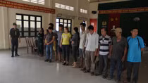 Cặp vợ chồng tổ chức sòng bạc trăm triệu ở vùng quê