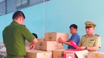 Phát hiện lô hàng mỹ phẩm “khủng” nghi nhập lậu