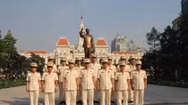 Công an TP Hồ Chí Minh dâng hương tưởng niệm, tri ân Bác