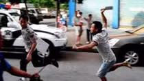 Tạm giữ kẻ côn đồ đâm gục hai người can ngăn