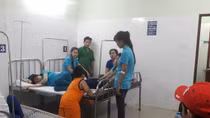 Hàng chục công nhân bất tỉnh nghi ngộ độc sau bữa ăn trưa