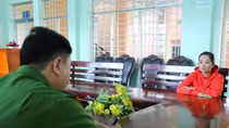 Tạm giữ người phụ nữ cột cổ con ruột, đánh đập dã man