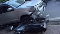 Mâu thuẫn tiền bạc, dùng ôtô đâm người khác trọng thương