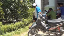 Người đàn ông chết bất thường bên rãnh nước gần nhà