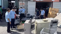 Phát hiện container chứa hàng cấm nhập khẩu đã qua sử dụng