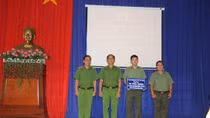 Khen thưởng nhiều tập thể, cá nhân dũng cảm truy bắt tội phạm