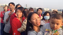 Tặng 6.000 tấm vé xe nghĩa tình cho công nhân về quê đón Tết